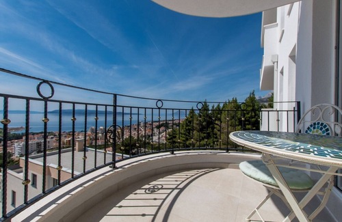 Moca Apartment | LuxuryStudioInVilla Perle II Shared Pool Sea View