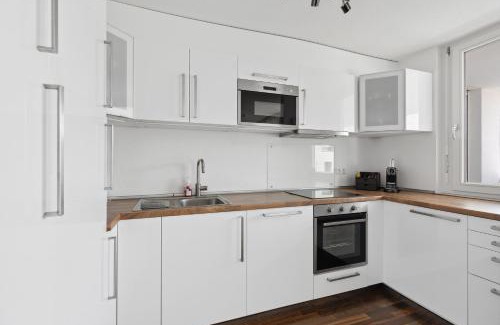 Boeblingen Apartment | Luxus 3-Zimmer Apartment mit Balkon & Homeoffice & Parkplatz in TOP-Lage nahe an Mercedes-Benz mit Kinderbetten