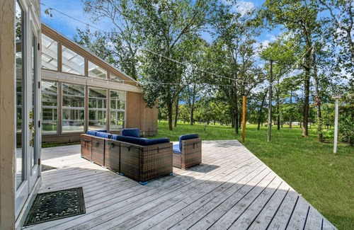 Panorama Village Villa | Luxusvillen de Conroe with Heated Pool Sauna BBQ