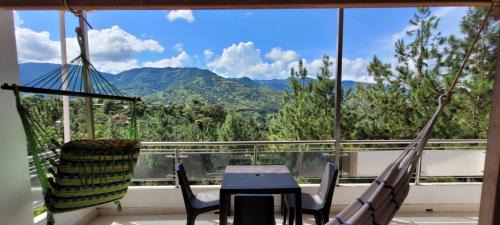 Cocorna House | Luz de Luna - Hermosa Finca Familiar con Vista Panorámica y de Aves