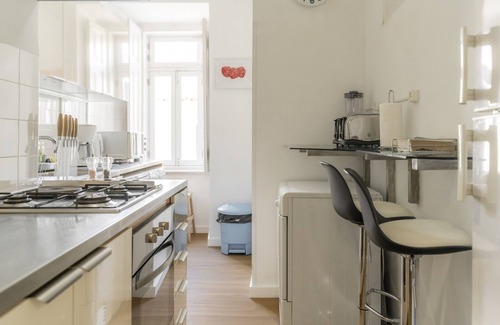 Pena Apartment | LV Premier Baixa CN1- AC, elevator, central, views