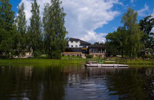 Sarkani House | LVM tūrisma un atpūtas centrs "Ezernieki"