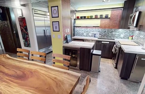 Las Vegas Strip Condo | LVStripHouse JC408 - Modern 2BD/2BA Condo Sleeps 8