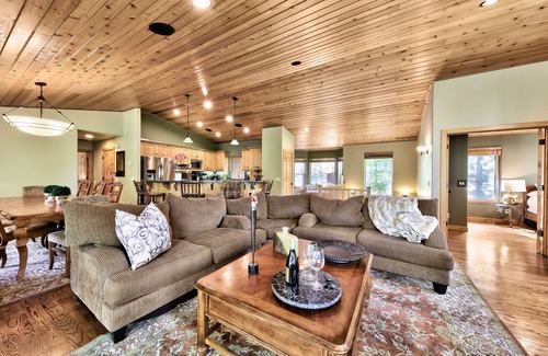 Country Club Estates House | LX26 Lake Tahoe 6 bedroom home with Hot Tub Mountain View