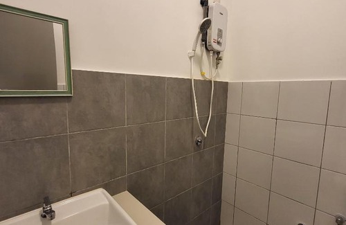 Sandakan House | Lydia guesthouse kingfisher