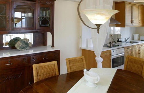 Lygia Villa | Lygia Villa Sleeps 4 Pool Air Con WiFi