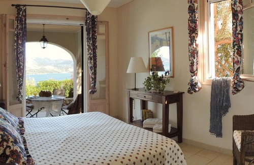 Lygia Villa | Lygia Villa Sleeps 6 Pool Air Con WiFi