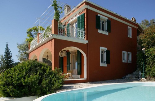 Lygia Villa | Lygia Villa Sleeps 6 Pool Air Con WiFi