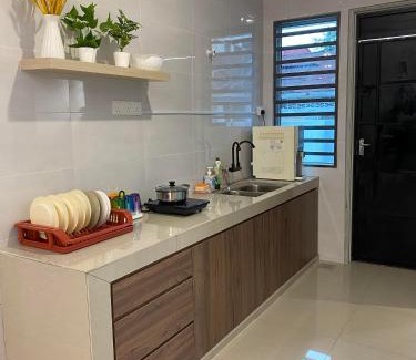 Ipoh House | LYL HOMESTAY-IPOH 10Pax 4R