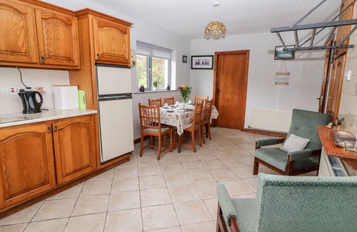 Maum Cottage | LYREBOY, pet friendly, with open fire in Glencar, County Kerry
