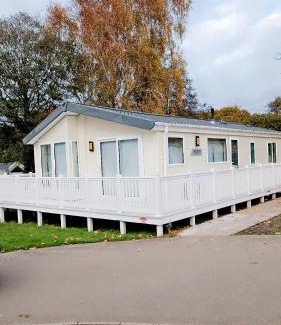 Hamworthy House | Lytchett Bay View- Rockley Park Poole Bournemouth