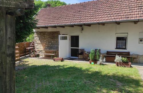 Haromhuta Apartment | Mókusles Vendégház