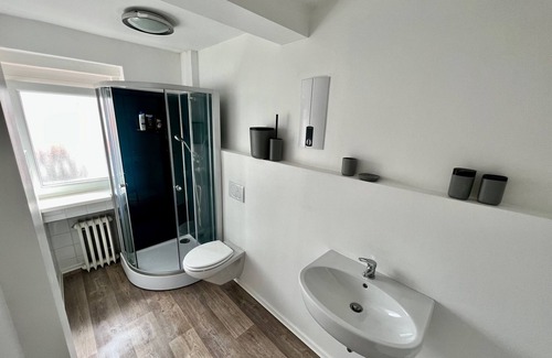 Stadtmitte/Neustadt Apartment | Möblierte 4-zi Fewo am Hildesheimer Hauptbahnhof mit 2 Bädern, Küche