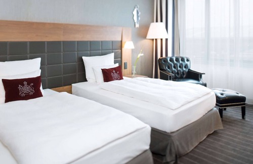 Stuttgart Hotel | Mövenpick Hotel Stuttgart Airport
