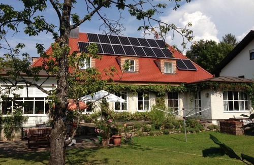 Munchen District House | München- Pullach, Wohnen im Grünen
