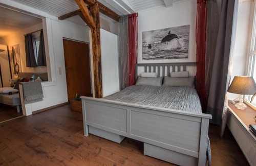 Munchen District House | München- Pullach, Wohnen im Grünen