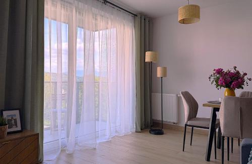 Jelenia Gora Apartment | M&D apartamenty w Karkonoszach! 2 sypialnie, salon z aneksem, balkon z widokiem na góry
