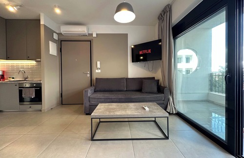 Moschato-Tavros House | M&M Entire private building with jacuzzi/rooftop