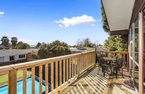 Lynmore House | M&M's Hotspot | Lynmore with Swimming Pool