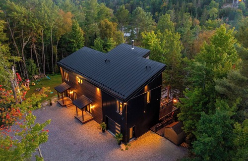 Sainte-Beatrix Ski Chalet | M Resort & Spa | Sleep 20| unique concept by the water! Exclusif in Quebec