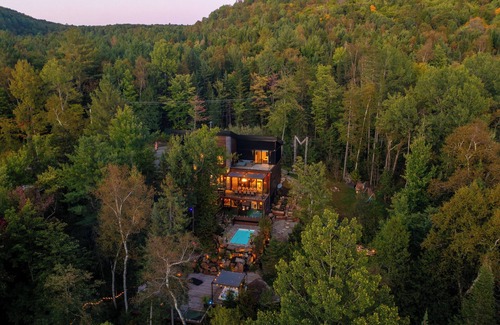 Sainte-Beatrix Ski Chalet | M Resort & Spa | Sleep 20| unique concept by the water! Exclusif in Quebec