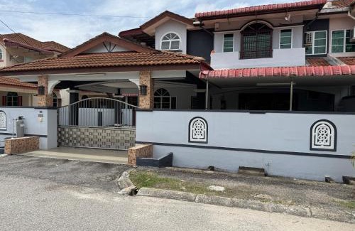 Ayer Tawar Villa | M S Villa Homestay Ayer Tawar