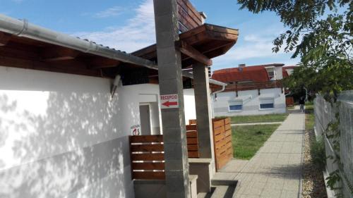 Szigetszentmiklos Hotel | M0 Lakihegy Horgony u 10