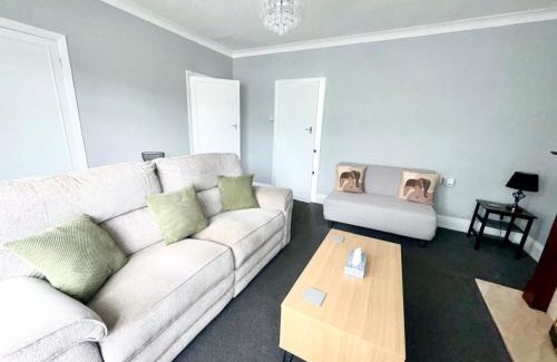 Sutton-in-Ashfield House | M1 Link 2 bed house up to 4 people, free parking,wifi,M1,transport links,garden