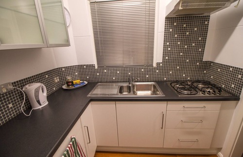 West Perth Apartment | M107 CBD Location near Kings Park