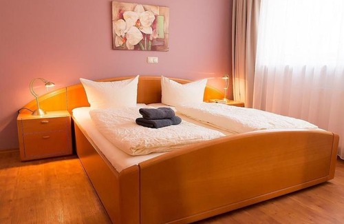 Groemitz Villa | M5 Bungalow - Apartmenthaus Marienburger Str 4 - Feriendomizil Hollich
