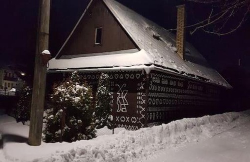 Cicmany House | Maľovaná drevenička v Čičmanoch