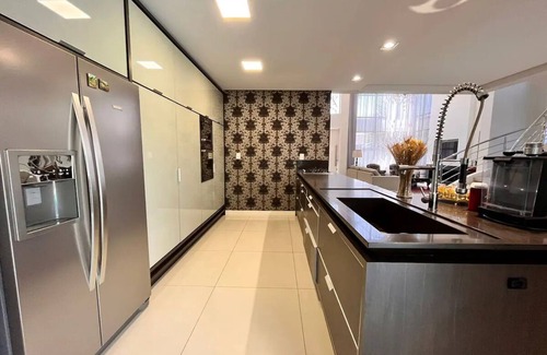Campeche Leste House | Mansion on Campeche Beach in Florianópolis - Gated Communityn