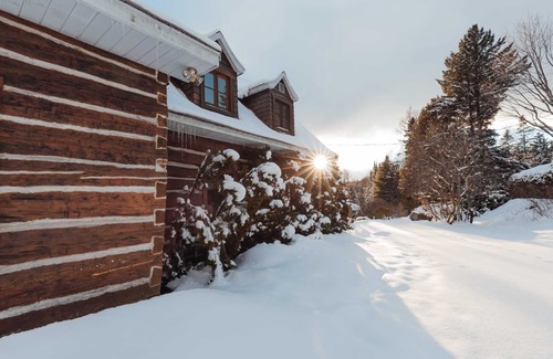 Sainte-Lucie-des-Laurentides Ski Chalet | Manoir du Canard Summ