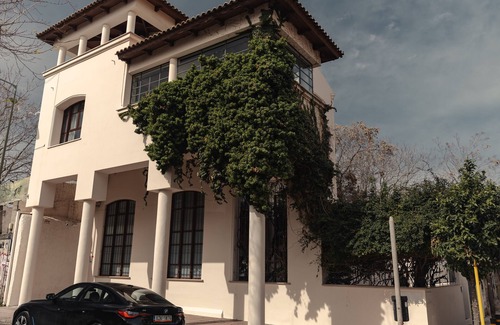Kerameikos Villa | Ma Maison Downtown Villa N°8, Indoor Heated Pool,20 minutes to Acropolis & Plaka