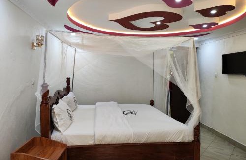 Kutus Hotel | Maanet Gardens Hotel