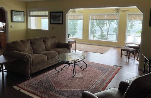Camptown House | Mabel's River View on the Susquehanna with private river access - EV Friendly