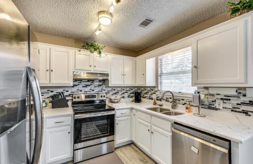 Mabelvale House | Mabelvale Home with Grill 12 Mi to Little Rock!