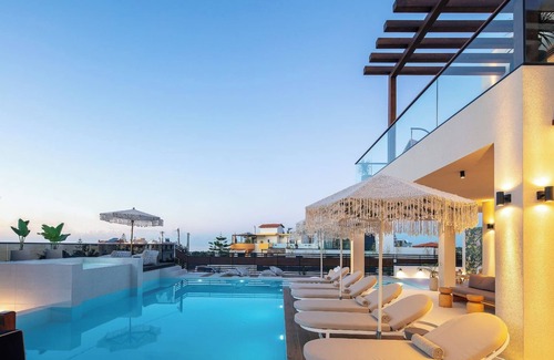 Skaleta Villa | Macaw Residence, indulge yourself in rare luxury, daily housekeeping included!