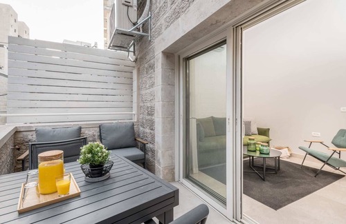 Nachlaot Apartment | Machane Yehuda 1 - One Bedroom Apartment, Sleeps 4