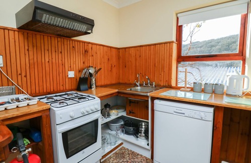 Llanybydder House | MACHLUD HAUL, pet friendly, with a garden in Llanybydder