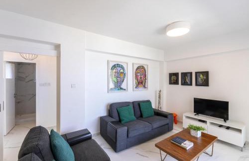 Larnaca Apartment | Mackenzie Leo Seafront Suite