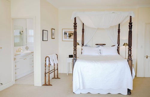 Robertson Other | Macksville Cottage: a comfortable home perfect for families on holidays.