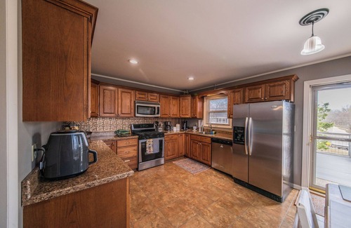 Gilbertsville House | Maclew View on Kentucky Lake- within minutes of local marina.