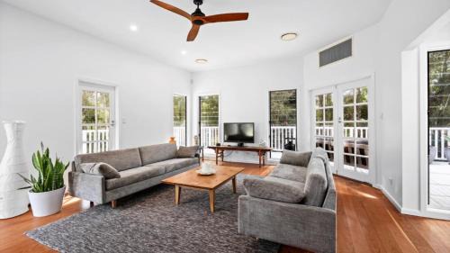 Macmasters Beach House | 'Macs Beach House' by Accom Holidays