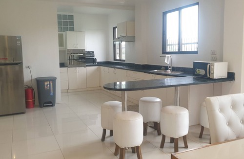 Maribago Villa | Mactan Pool Villa
