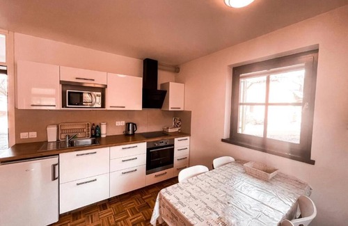 Brezice Apartment | Mad House Apartment 1, Terme Čatež