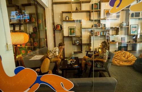 Ruessei Kaev Hostel | Mad Monkey Phnom Penh - Hostel