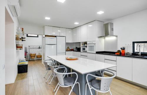 Montargil House | Made iN2 Creative Guest House