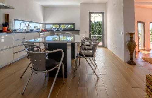 Montargil House | Made iN2 Creative Guest House