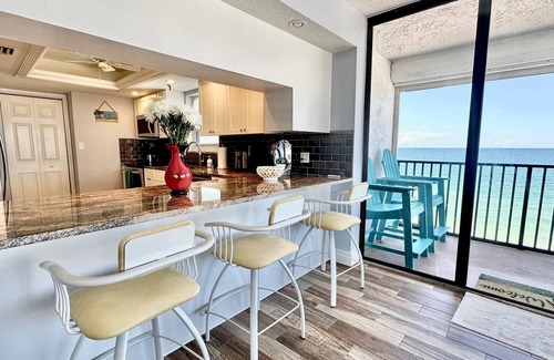 Madeira Beach Condo | Madeira Towers 504 Corner Beachfront Unit